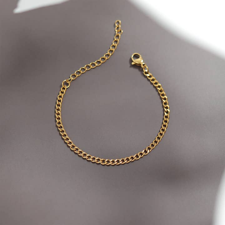 WJW – wholesale Link & chain bracelet – Stainless Steel 18K Gold PVD Coated Diamond Cut Curb Chain Bracelet