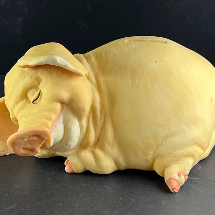 Pukka Pig Bank-Medium pour la vente par Natures Window