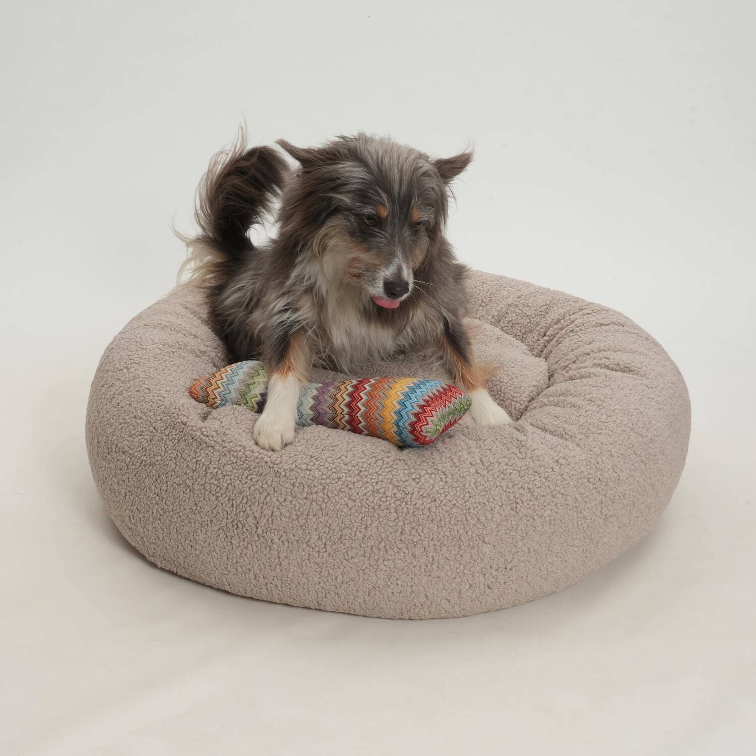DOGS in the CITY® - Wholesale Pet Bed - Dog - Loop Paddy Gravel Dog Cushion Donut Cuddly Nest2