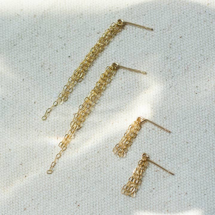 Orecchini con frange a catena per la vendita all'ingrosso da parte di Kaju Creations