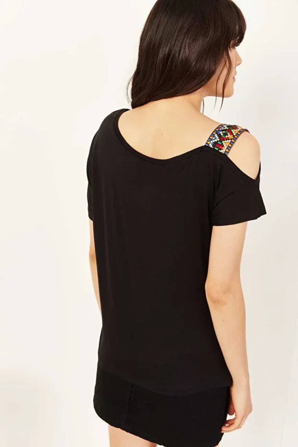 Hoxton Gal – wholesale Blouse – Women’s – One-Shoulder Ethnic-Trim Blouse5