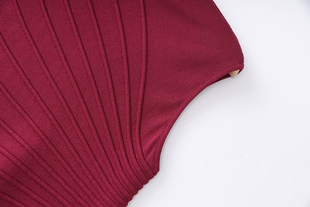 Productseeker - Wholesale Dress - Women's - DR867 Sleeveless Knit Vest Pleated Slim Fit Midi Dress6