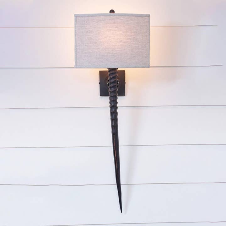 Afrikansk gemsbokhorn vägglampa för wholesale av OUTPOST ORIGINAL