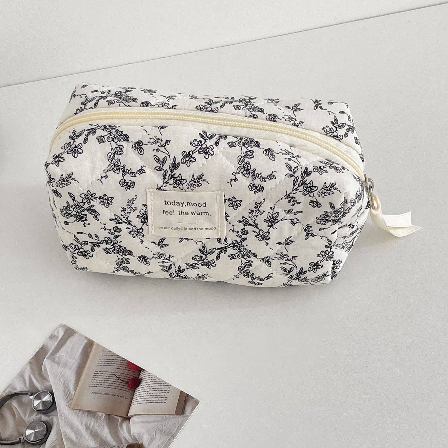 Dipped Shop - Wholesale Makeup/Cosmetic Bag - Flower Print Color Block Portable'Make Up Bag DP25A5372