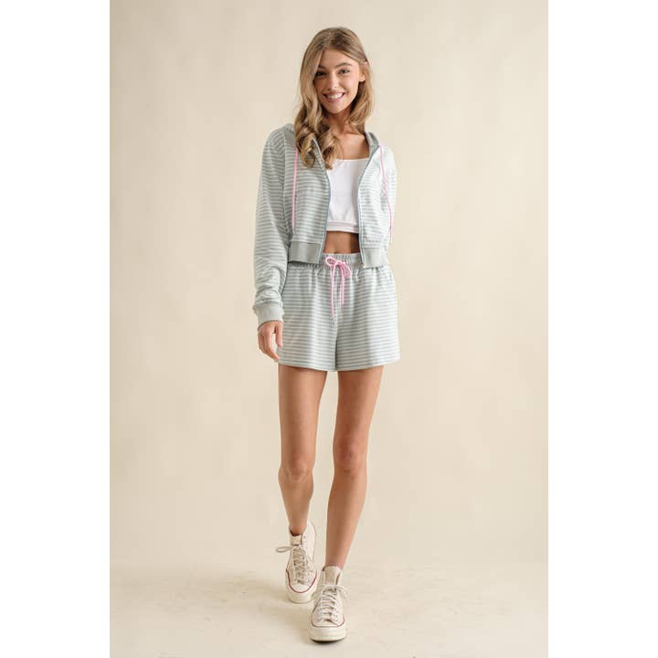 Sweet Generis – wholesale Lounge set – Women's – CONTRAST DRAWSTRING ZIP UP HOODIE AND SHORTS SET25