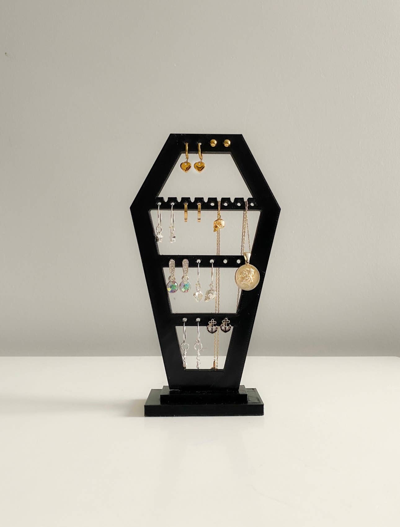 G7T6 – wholesale Jewellery stand & display – Gothic Coffin Shaped Tabletop Jewellery Stand Holder2