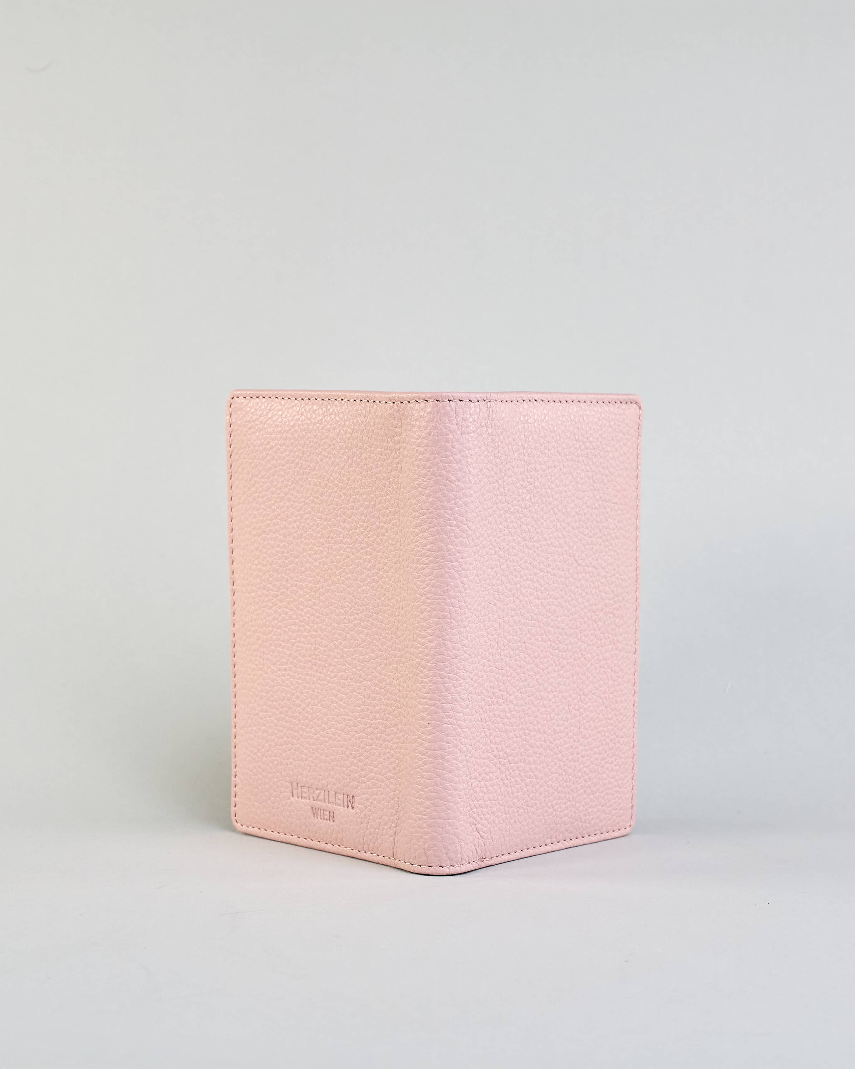 Herzilein-Wien GmbH - Wholesale Passport Case - Women's - Passhülle Leder 48