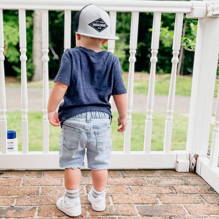 Casquette de camionneur Grady 2 pour la vente par Knuckleheads Clothing