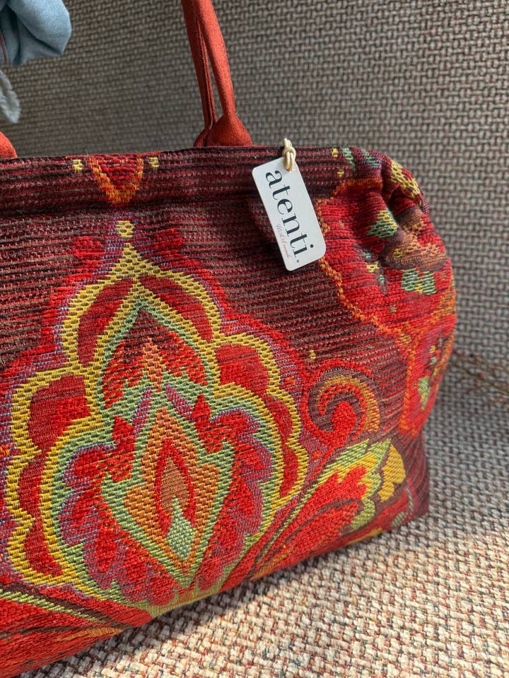 Saffron Pioneer, Atenti USA Handmade, Mary Poppins Snap Frame Bag for wholesale by Atenti