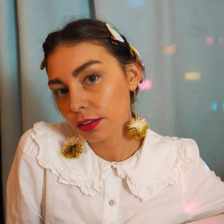 Fat Pom Poms - Vente Boucles d'oreilles pendantes - Mini boucles d'oreilles scintillantes irisées et dorées5