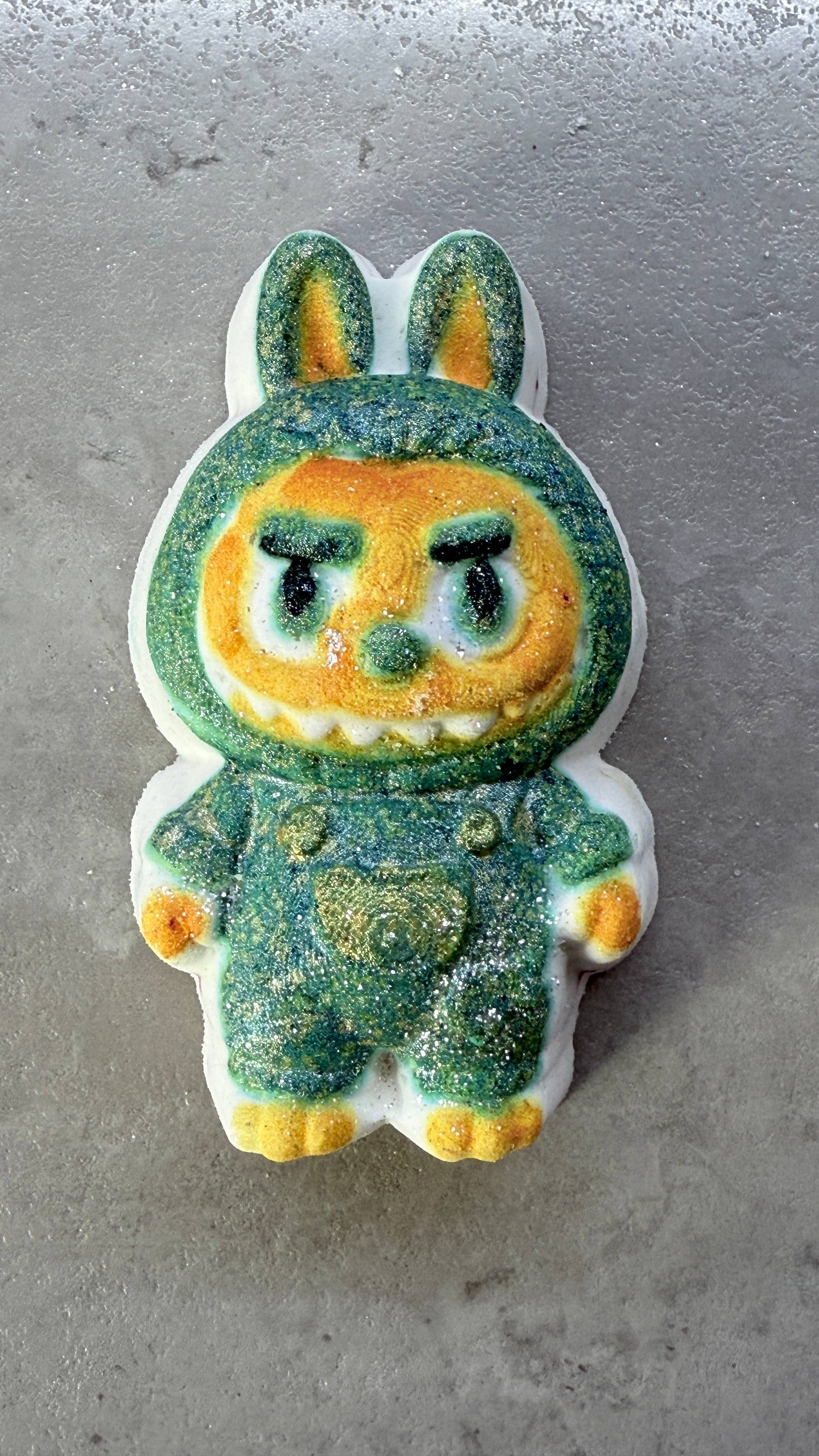 Unique creations soap company - Vente Bombe de bain/poudre effervescente pour le bain - Bombe de bain Lapin en colère3