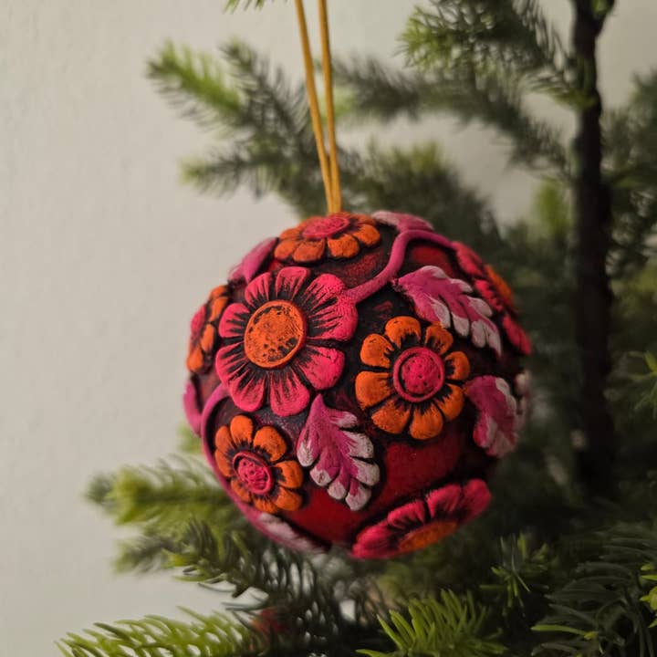 WUAMAN - Alpaca - Wholesale Ornament - Ceramic Ornaments | Handmade Ornaments | Holiday
