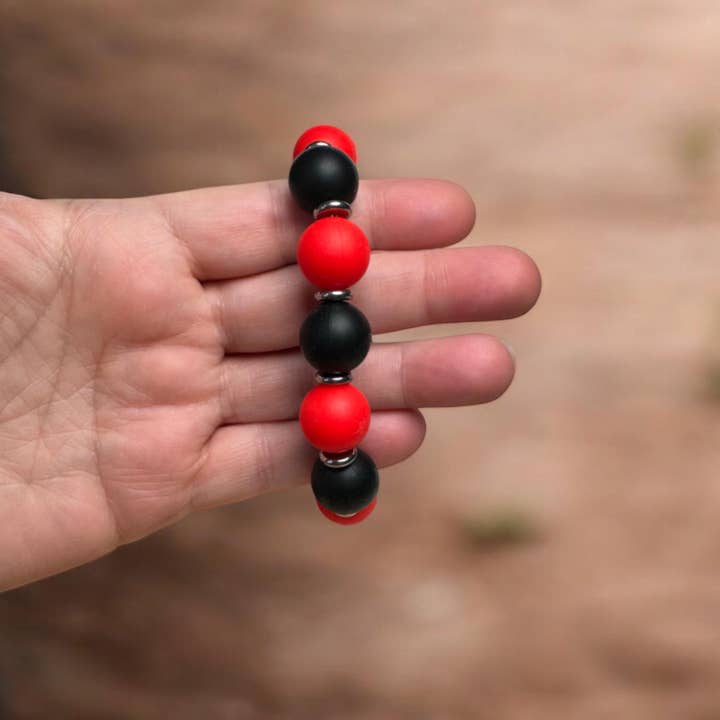 Fish Towne Designs, LLC - Wholesale Beaded Bracelet - Red and Black Game Day Chunky Bead Bracelet5