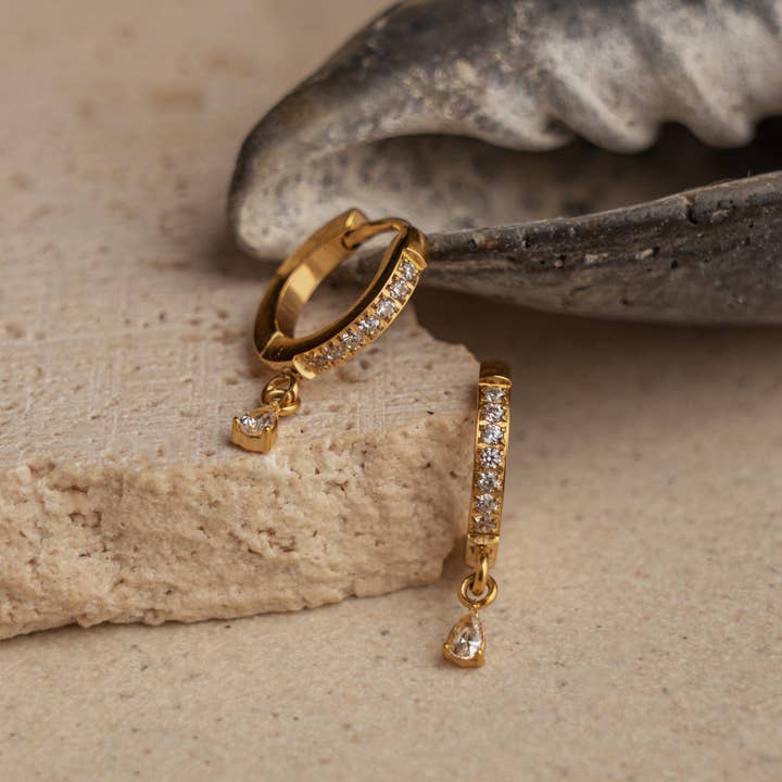 Faya & Co. - Wholesale Huggie earrings - Esme Huggie earrings