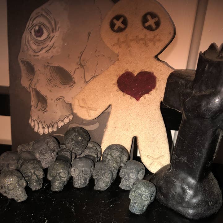 Rebel Potions - Wholesale Wax Melt - Black Cauldron mini skull wax melts goth Halloween Wicca Pag