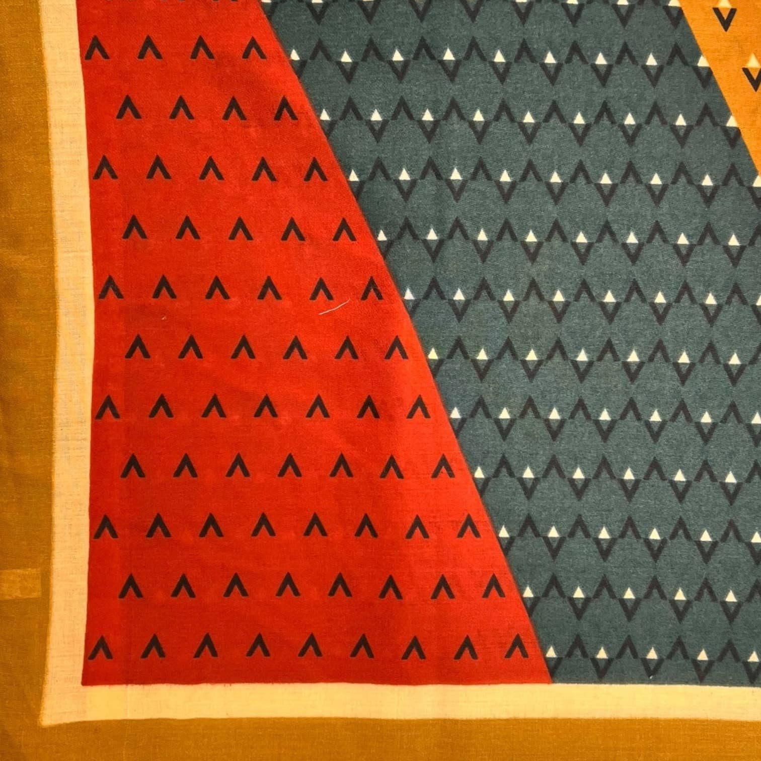 London Scarves - Vendita all'ingrosso Sciarpa - Donna - Sciarpa a motivo a V10