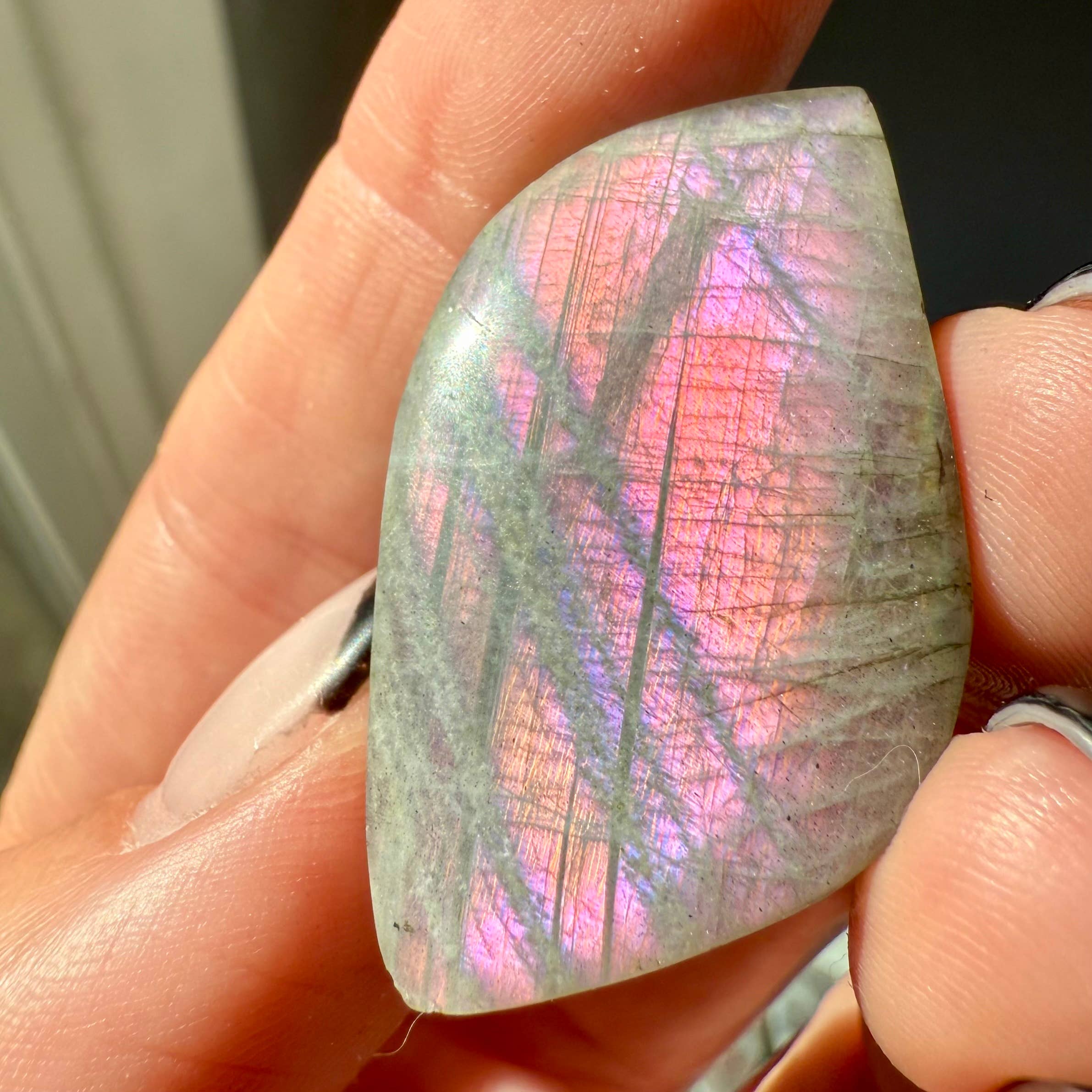 Liv Rocks - Vente Pierre et cristal de spiritualité - Cabochons de labradorite de haute qualité1