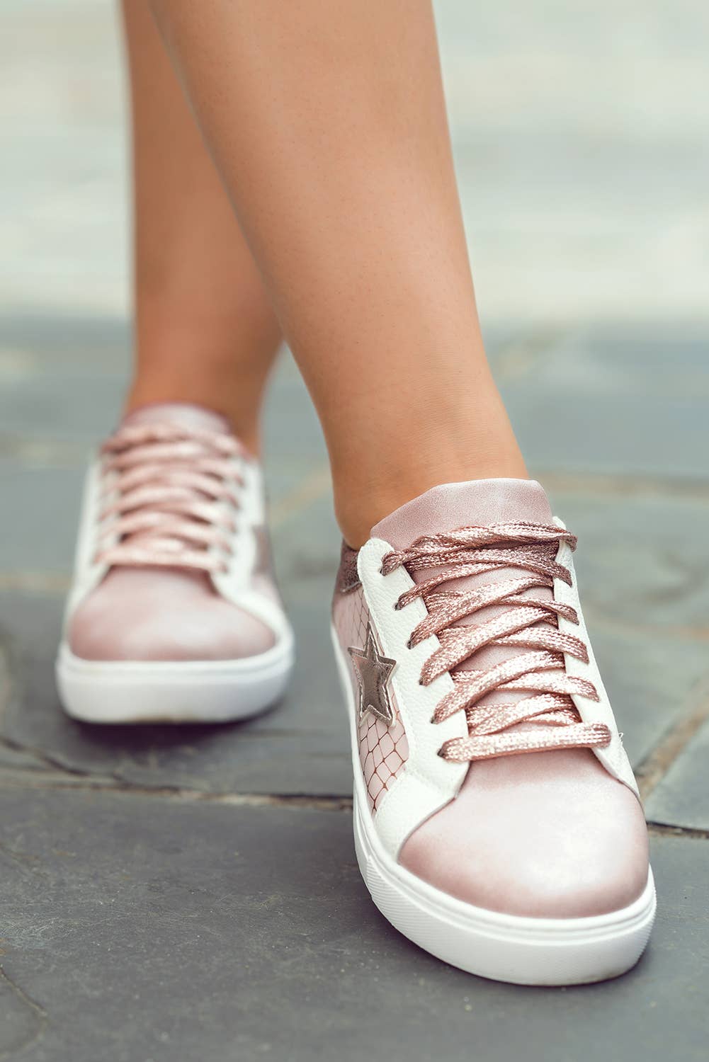 1 the Woman - Wholesale Lifestyle Sneakers - Women's - Glitter Star Patchwork PU Leather Lace-up Sneakers2