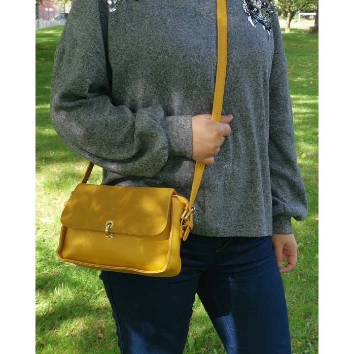 Superbia – wholesale Axelremsväska – Dam – Messenger- och axelväska med crossbody-axelrem – modell 22047