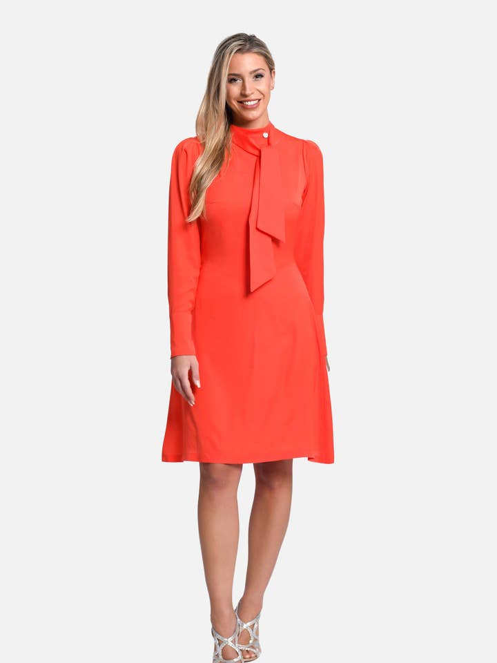 Abito di seta Beatrice per la vendita all'ingrosso da parte di Avoure Couture