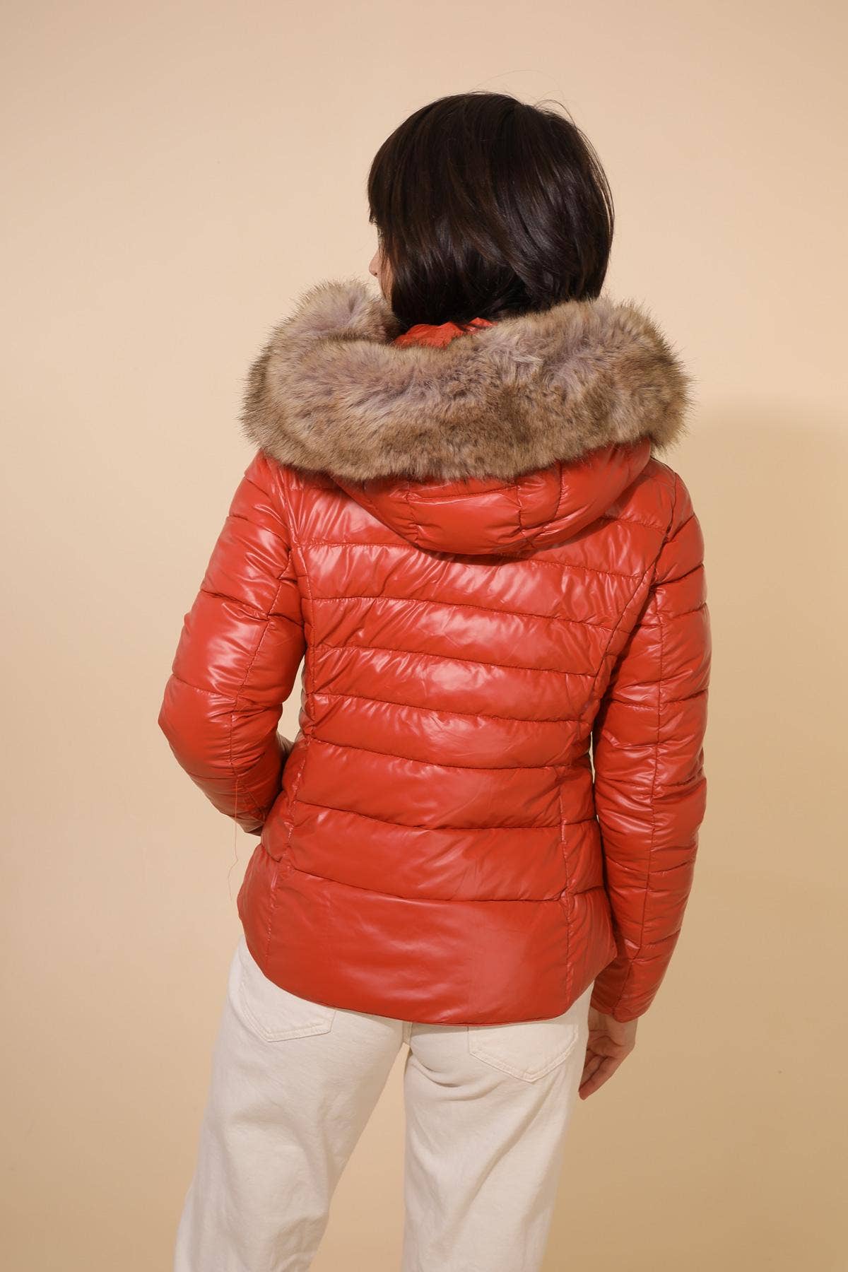 Attrait Paris - Wholesale Jacket - Women's - Metallic short puffer jacket with faux fur hood31