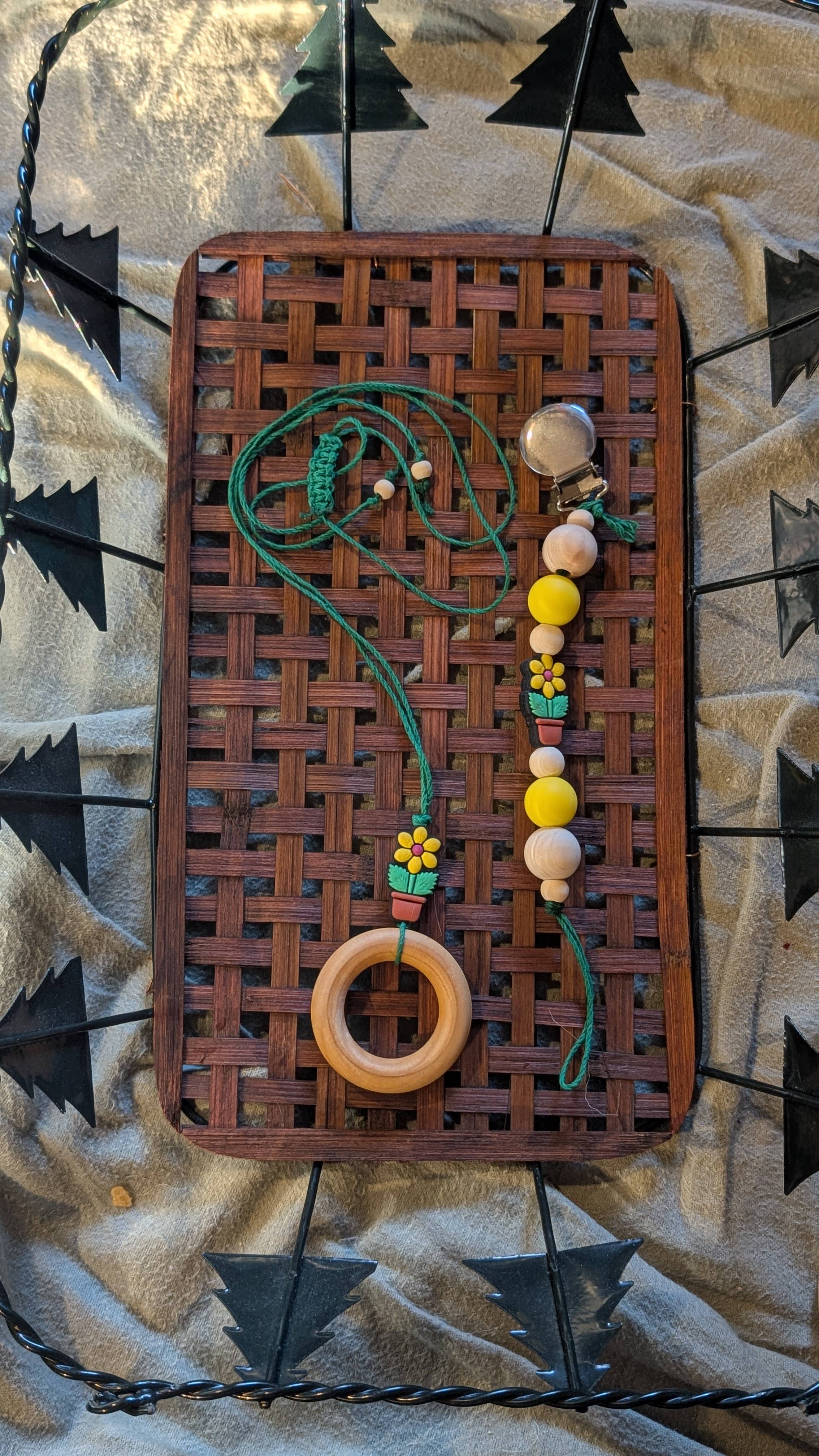 Brombie - Wholesale Jewelry Set - Mama nursing necklace with matching clip for pacifier or toy6