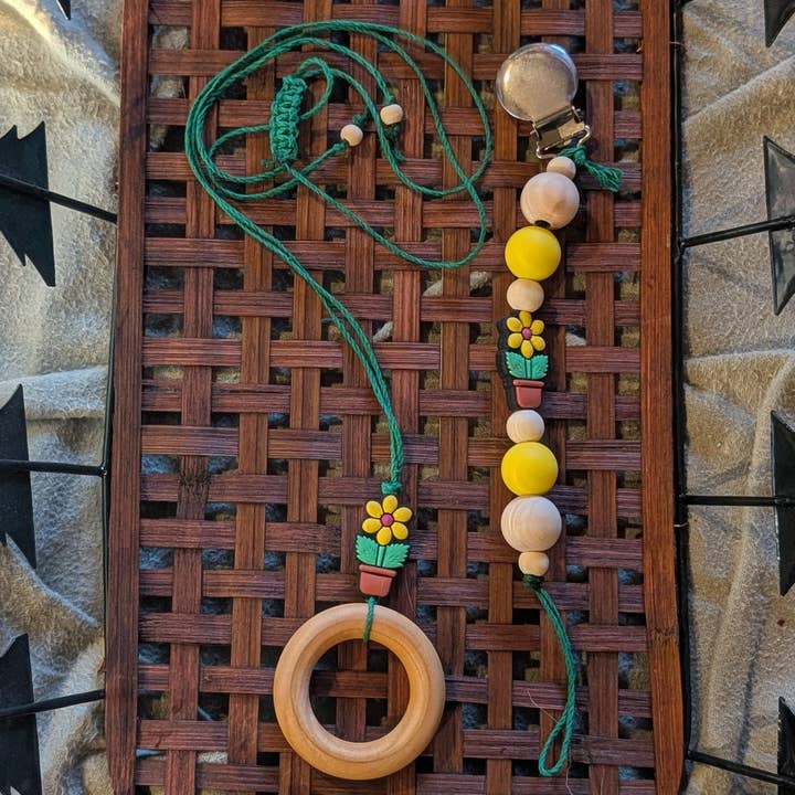 Brombie - Wholesale Jewelry Set - Mama nursing necklace with matching clip for pacifier or toy6