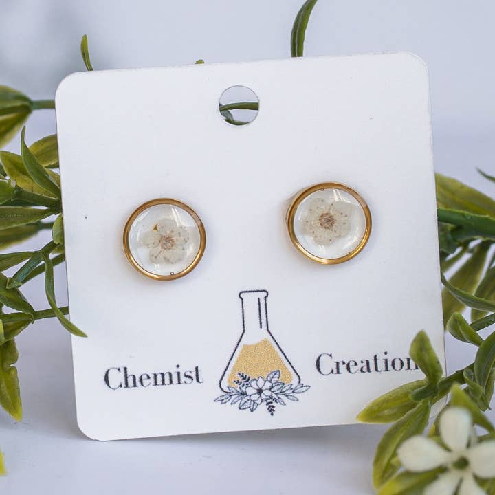 Boucles d'oreilles à tige en résine Blossom Real Flower pour la vente par Chemist Creations