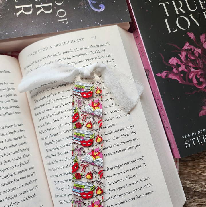 Extra Snuskiga Kryddiga Böcker Akryl Bokmärke|Boktillbehör för wholesale av Sun Moon & Stars Co.