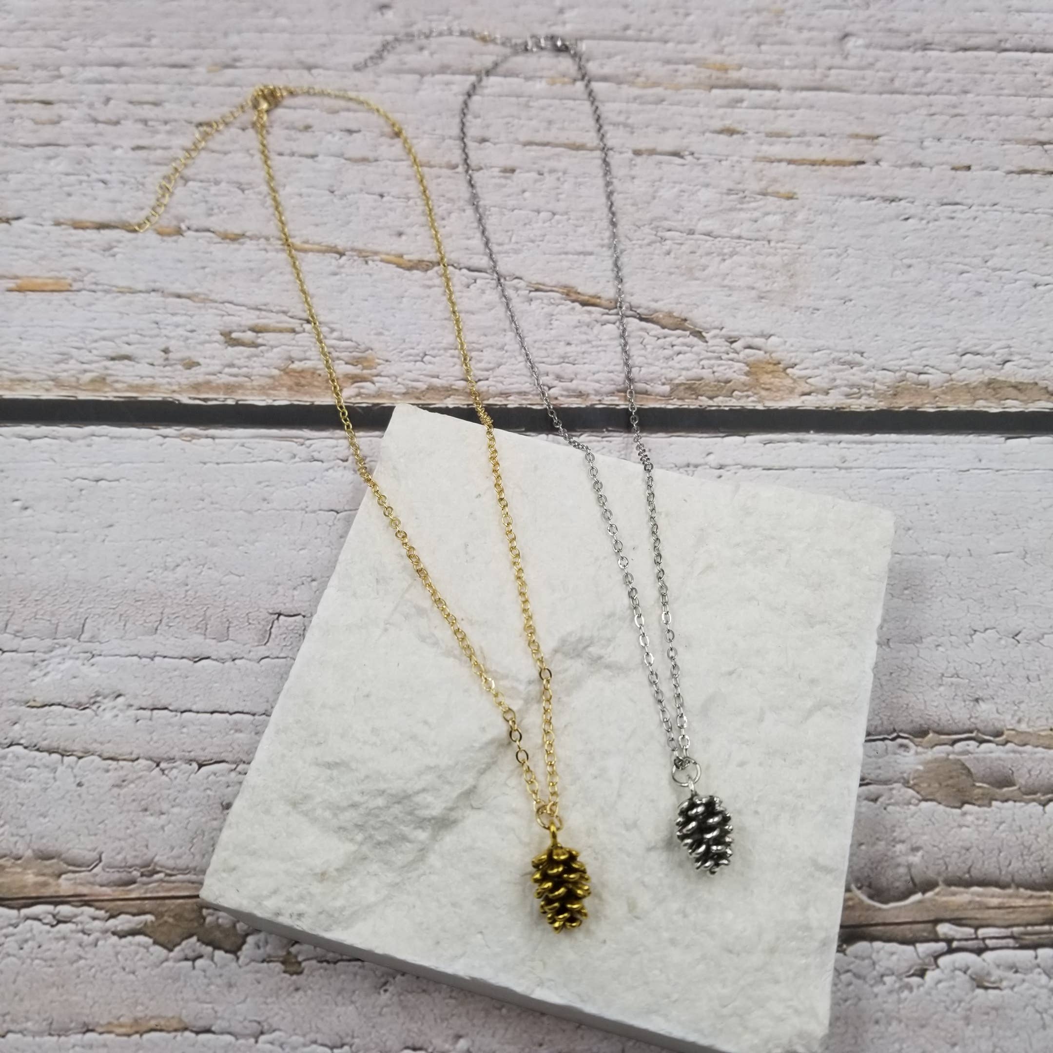 Treasure Wholesale – wholesale Pendant/charm necklace – Pine Cone Necklace - Gold & Silver1