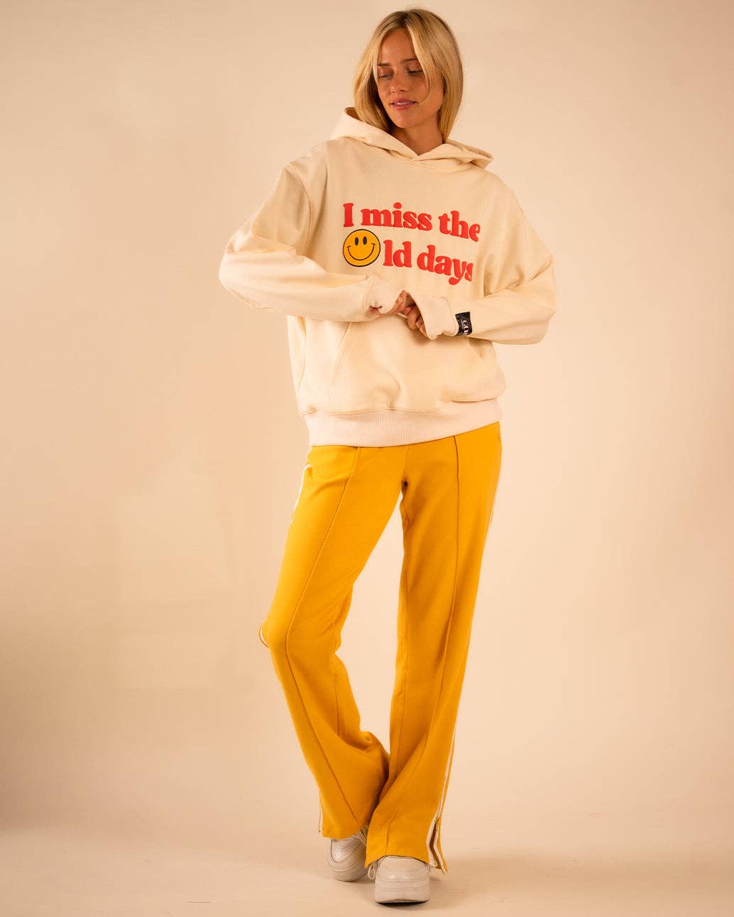 Ivoire (MARGE ÉLEVÉE) Sweat à capuche Hendrix I Miss The Old Days en vente sur Faire4