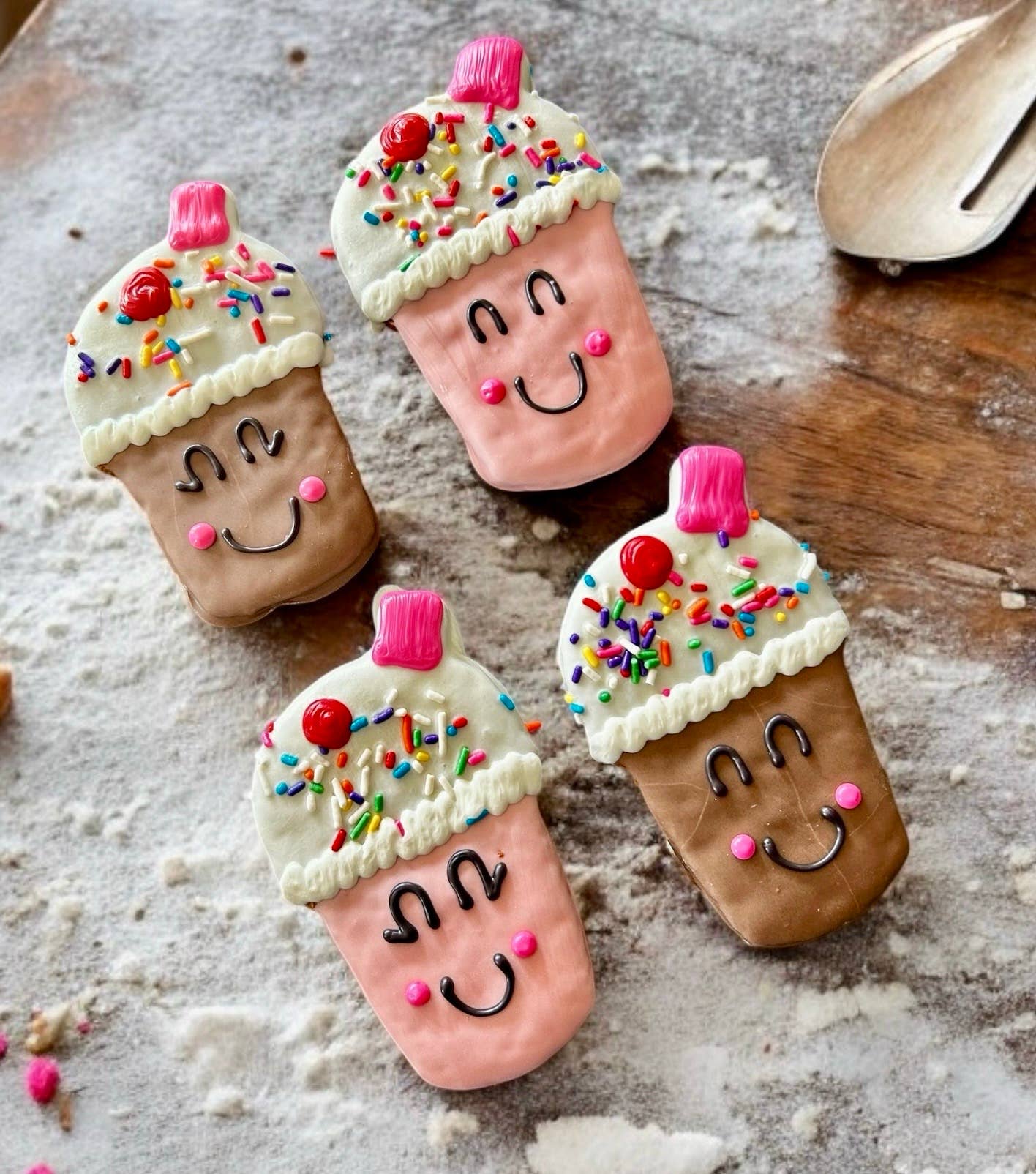 YumYum4DOGS - Wholesale Pet Treats - Dog - Smiley MilkShakes2