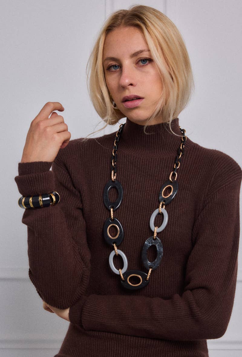 Black Fancy necklace for wholesale on Faire2