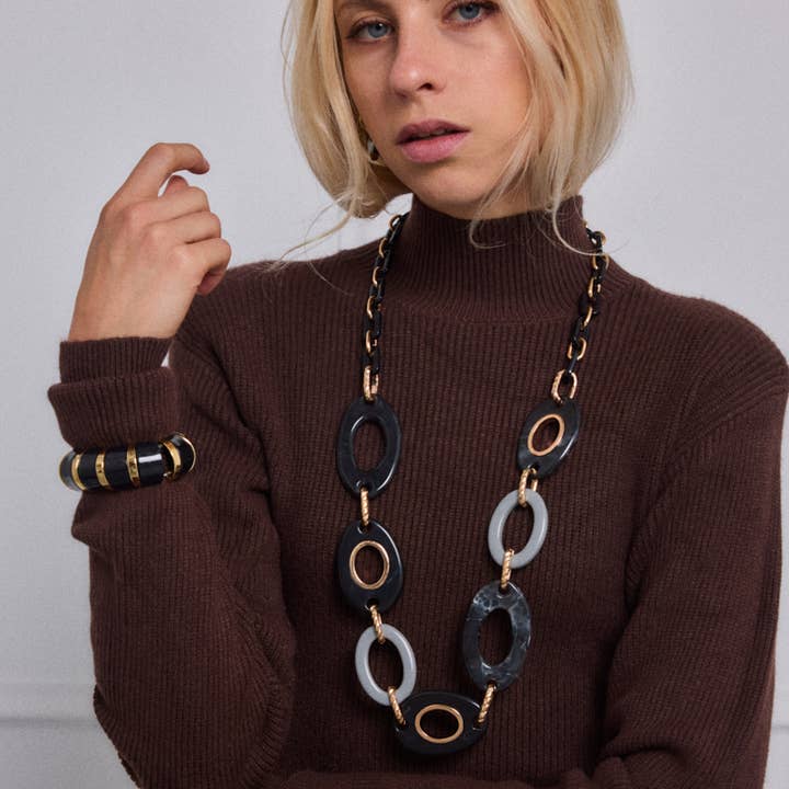 Black Fancy necklace for wholesale on Faire2