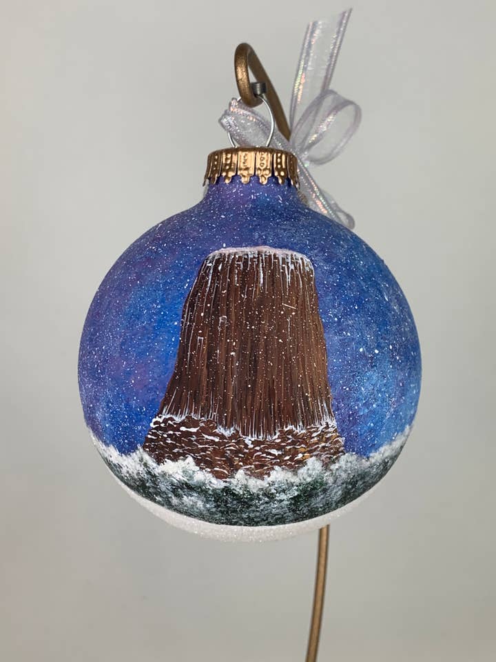 Djævelens tårn håndmalet glas julepynt for engroshandel hos Art with Elise