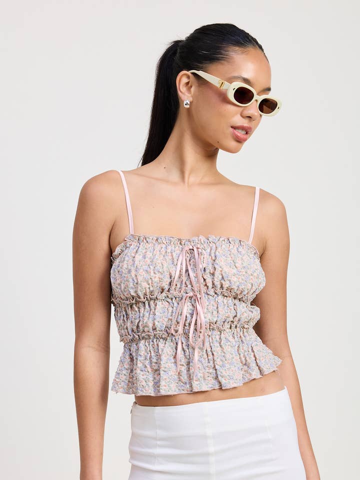 Top a balze con volant a fiori per la vendita all'ingrosso da parte di Emory Park