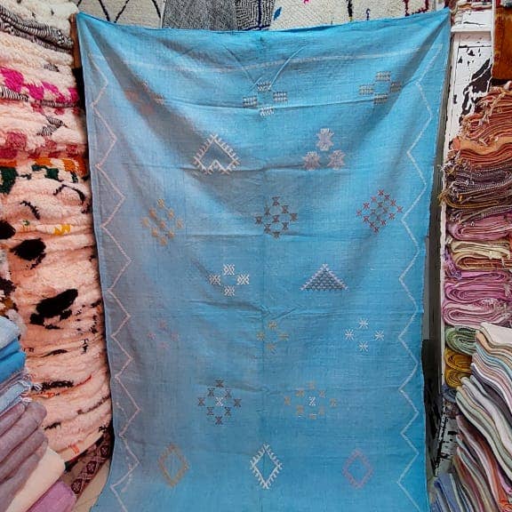 Maroccarpets Poufs and pillows wholesale +31648976894 - Wholesale Vloerkleed - Nieuw HANDGEMAAKTE MAROKKAANSE Cactus zijden tapijt18