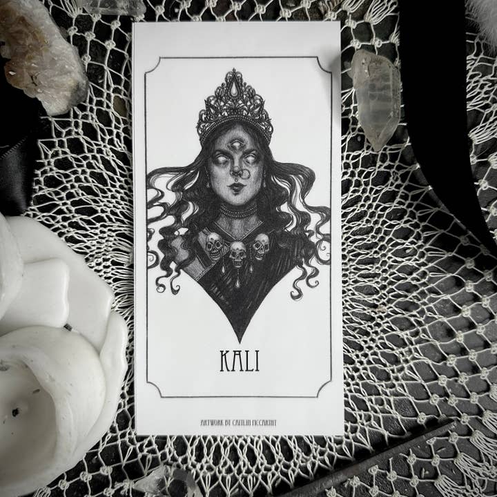Kali Altar Ljusklistermärken - Förpackning med 5 Vinylklistermärken för wholesale av Caitlin McCarthy Art