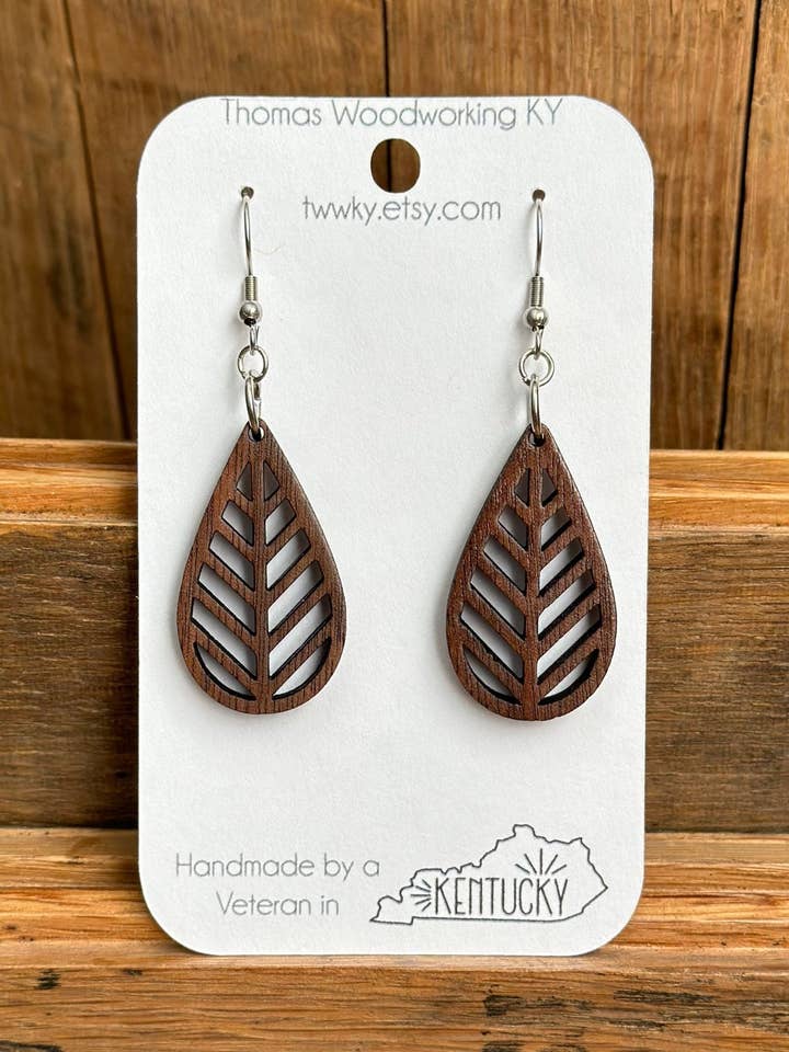Genvundne Kentucky Walnut Leaf Statement øreringe for engroshandel hos TWWKY