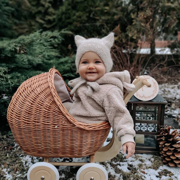 The Wicker Stories - Vente Accessoire de poupée – enfant - Poussette en osier pour poupée, landau naturel3