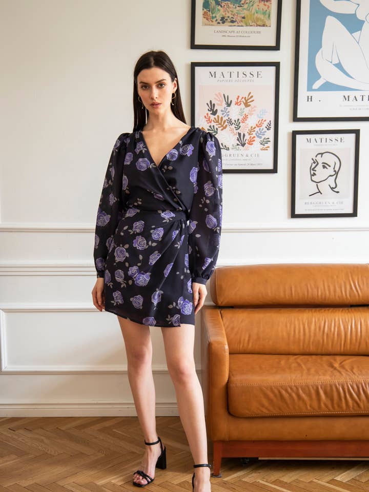 Abito in seta con rose per la vendita all'ingrosso da parte di Entelier