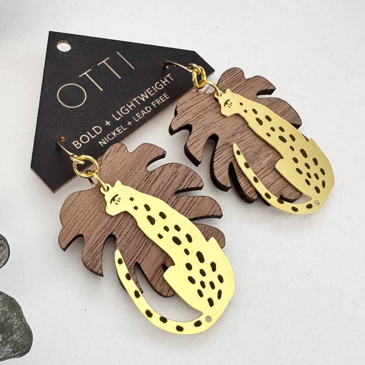 Vacation Vibes Lightweight 2-Layer Leopard Earrings: GOLD for wholesale by OTTI