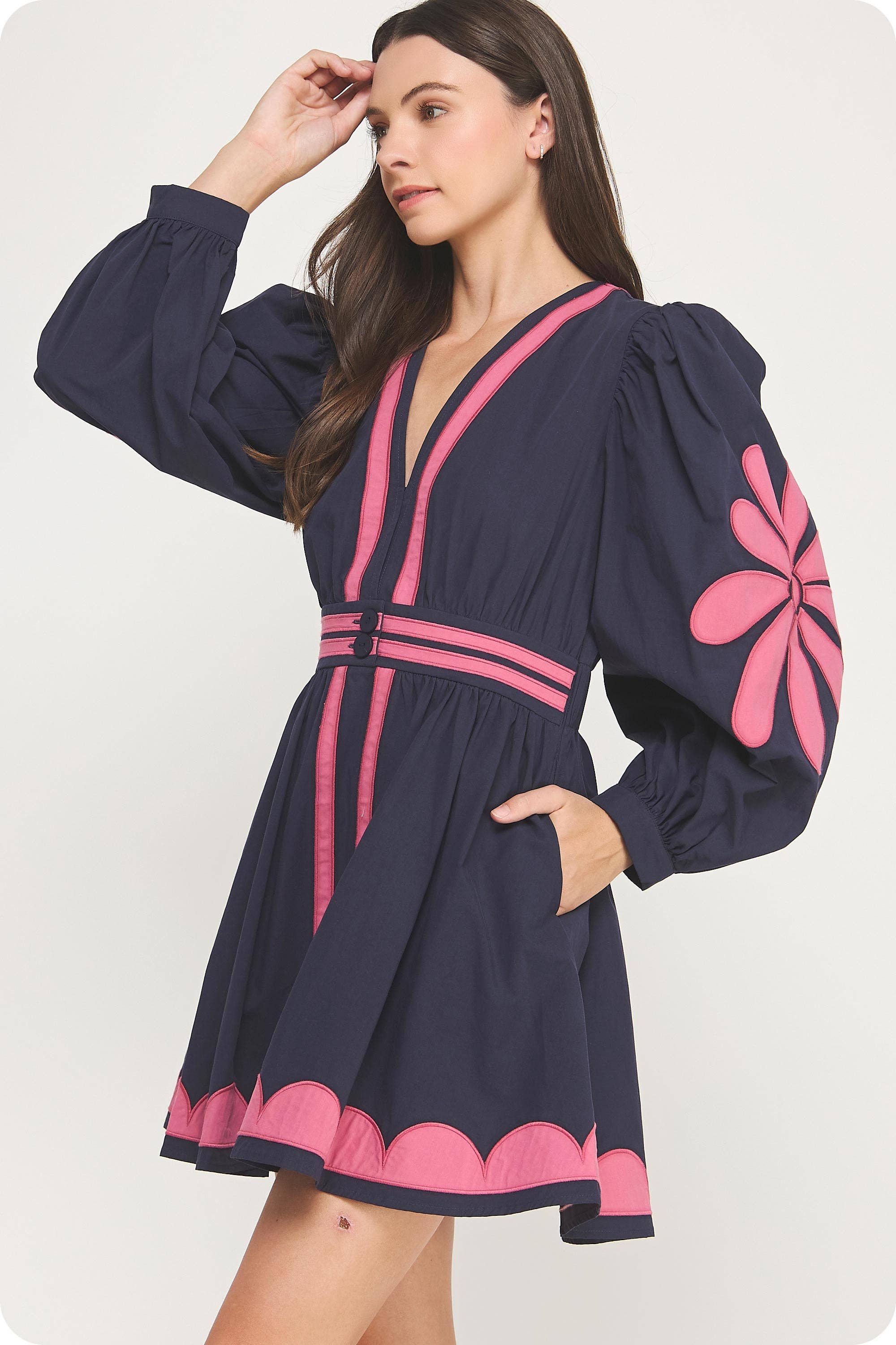 Marine/château Rose Robe courte à broderie contrastée Flower Patch en vente sur Faire1