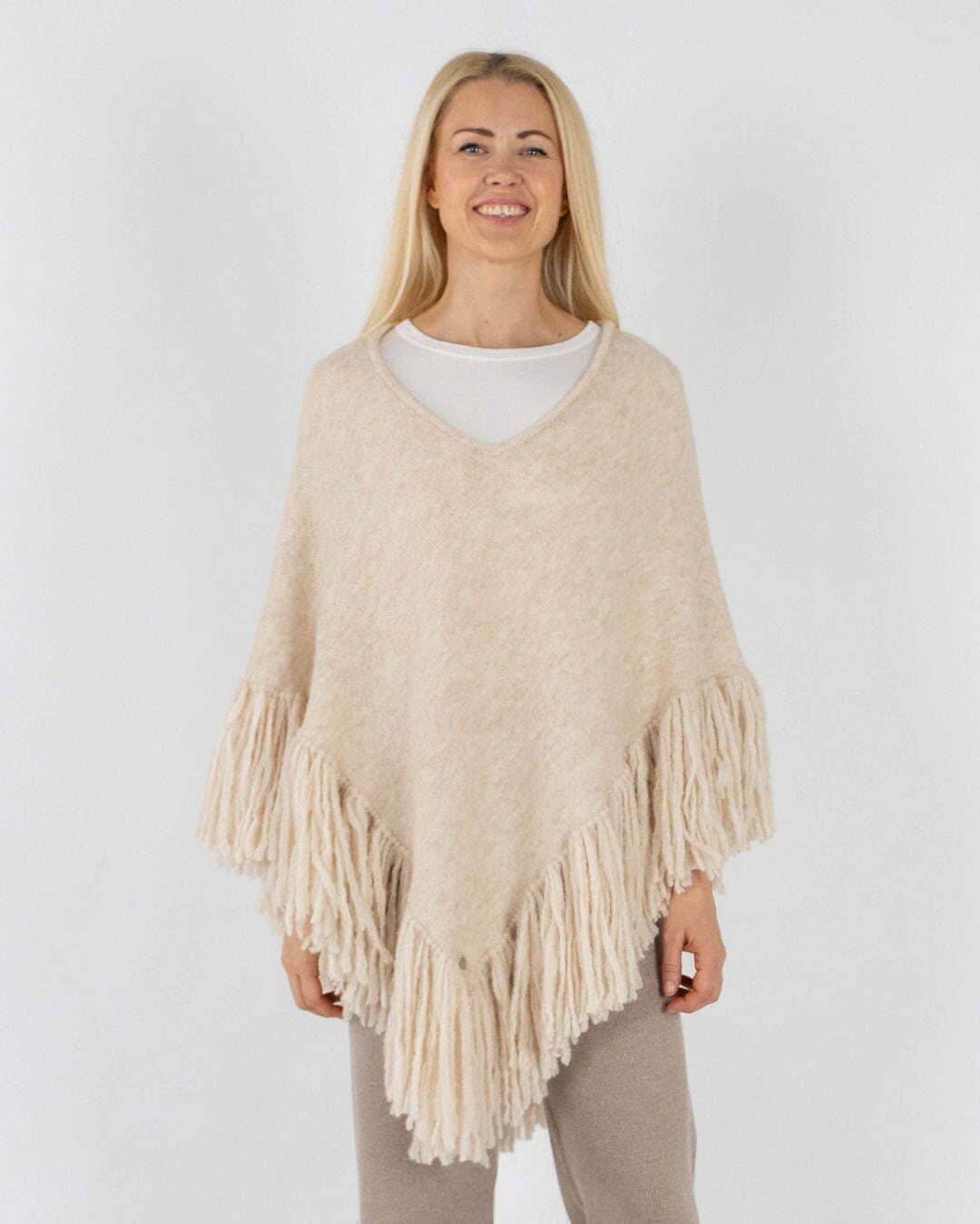 Merete Dèhn – wholesale Poncho – Women's – Sarah Poncho - Alpaca & Merino Wool3