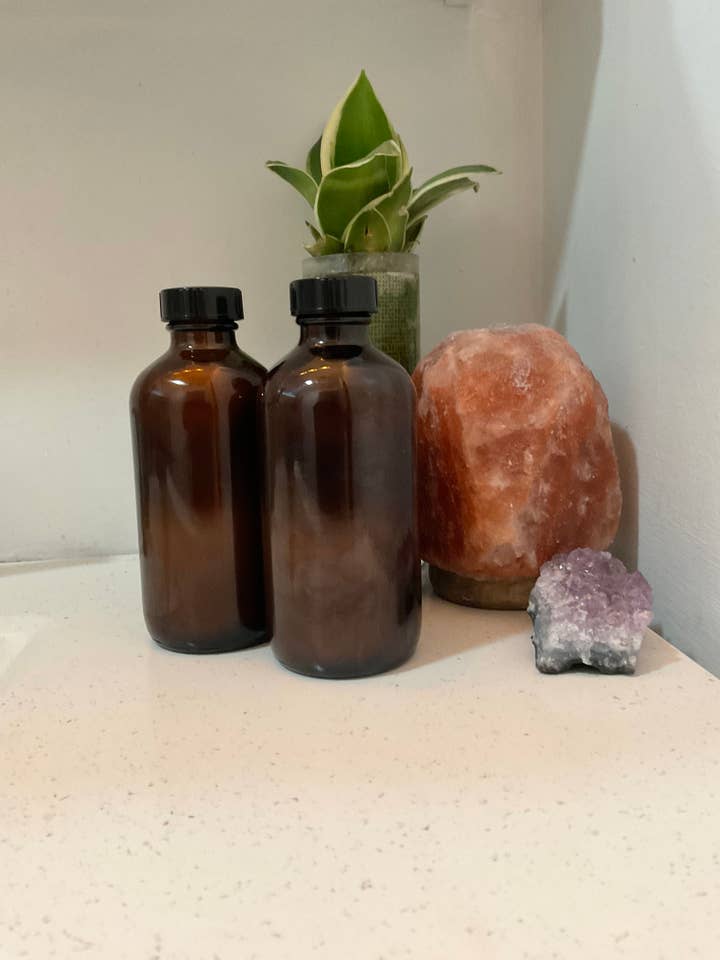 Poudre bronzante infusée au girofle pour la vente par BHT Natures Beauty