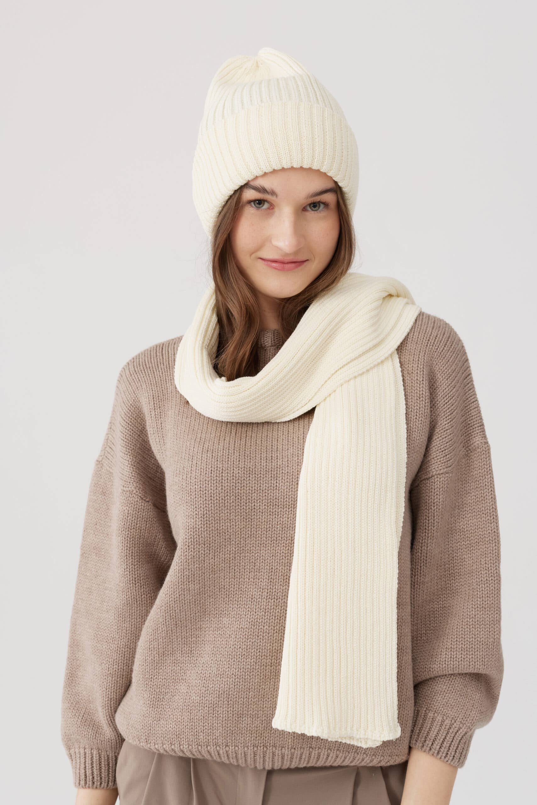 Ander - Wholesale Beanie - Women's - 100% merino wool DAILY beanie and scarf10