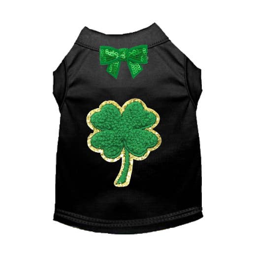 Maglietta per cani con trifoglio e bordi dorati per il giorno di San Patrizio con fiocco di paillettes per la vendita all'ingrosso da parte di Bark Fifth Avenue