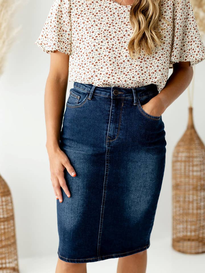 The Main Street Exchange - Wholesale Skirt - Women's - 'Wren' Classic Denim Skirt1