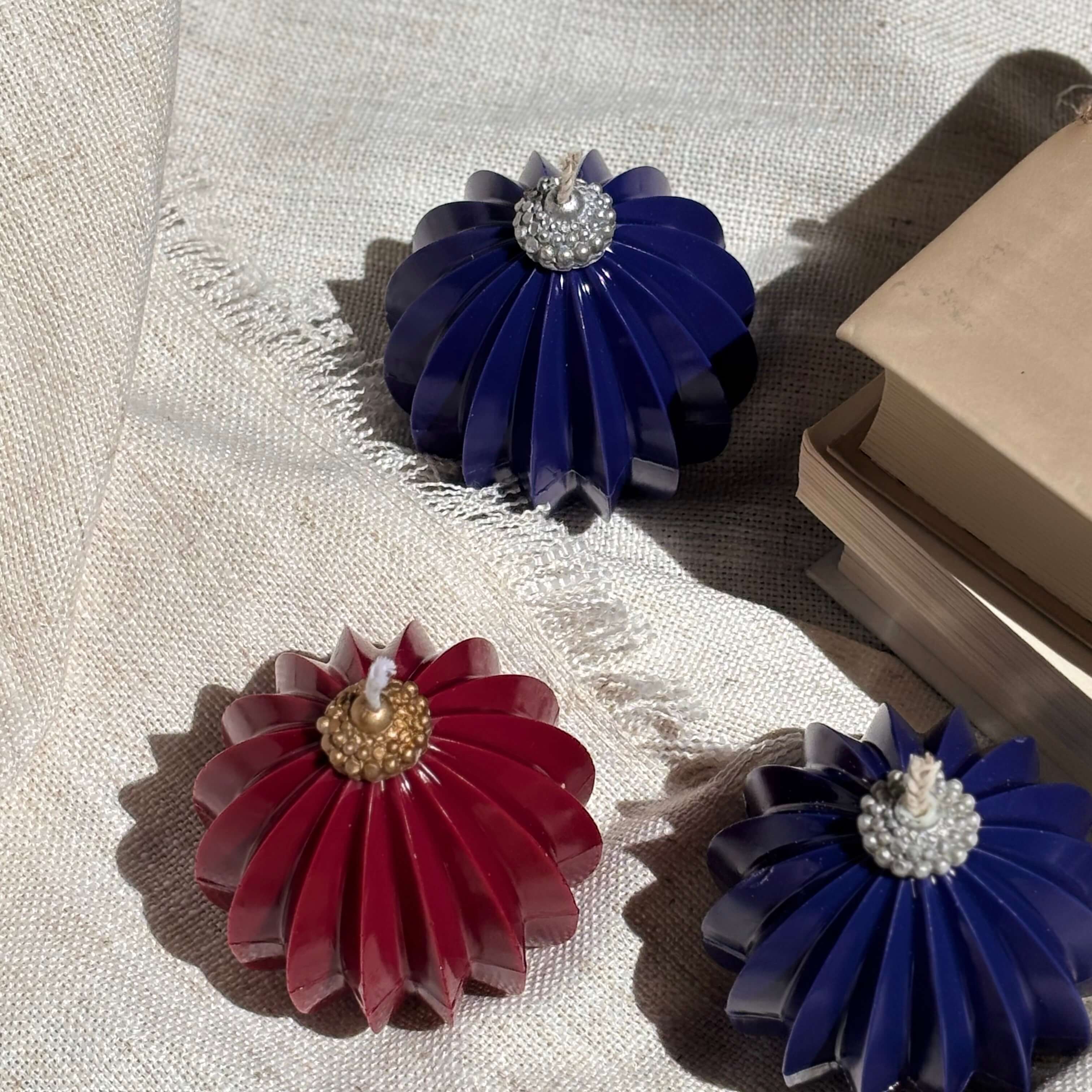 OH MY BOX – wholesale Pillar candle – Holiday Round Candle | Cozy Home Christmas Gift8