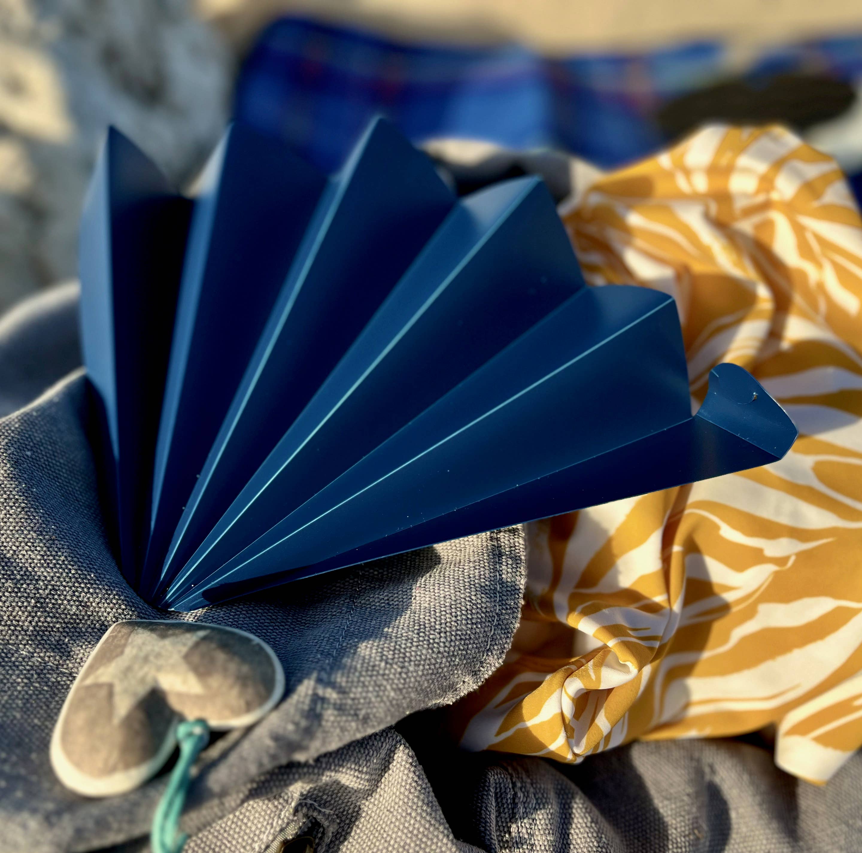 justfans - Wholesale Handheld Folding Fan - Self-closing compartment, sustainable, dark blue opaque3